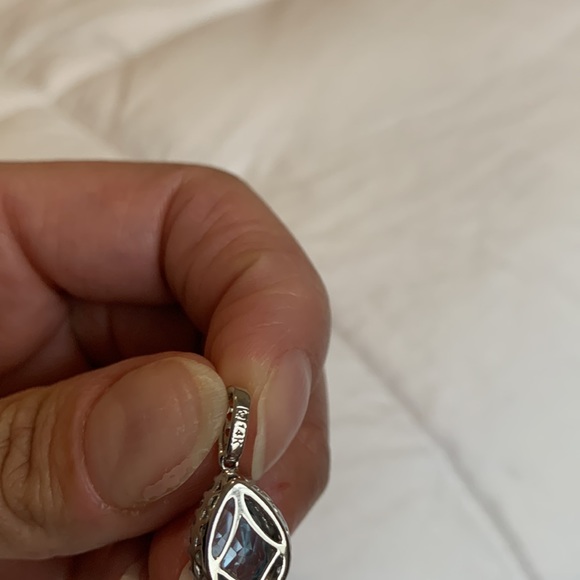 14K white gold with Topaz earrings and pendant set - Picture 4 of 7